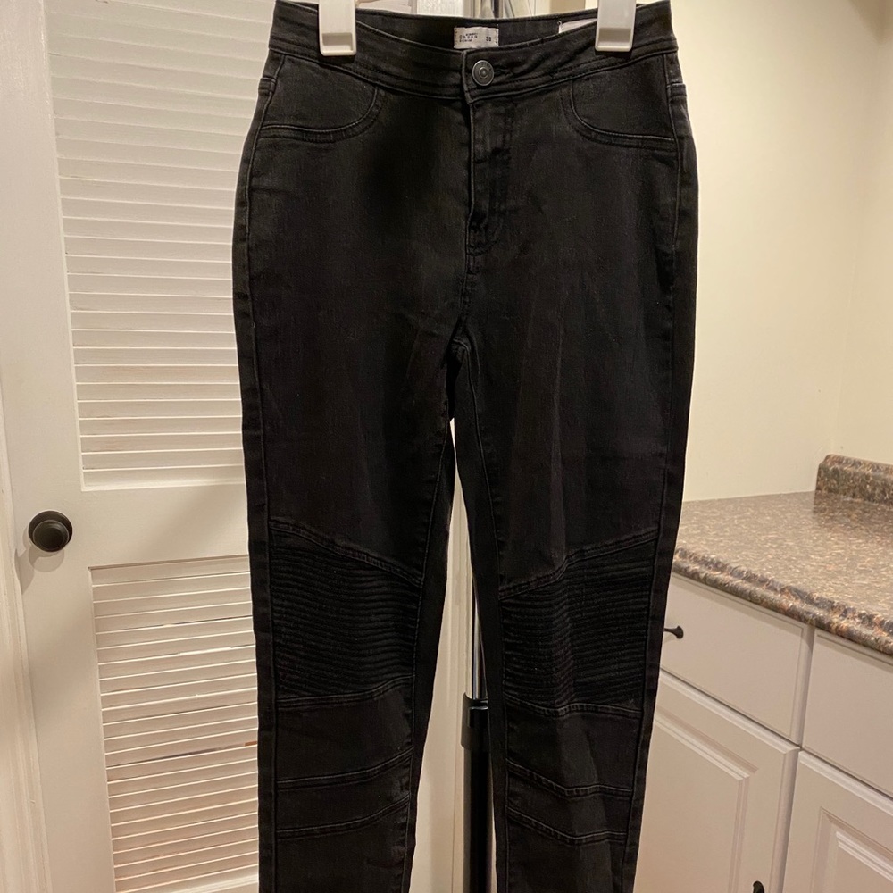 Black Skinny Jeans
